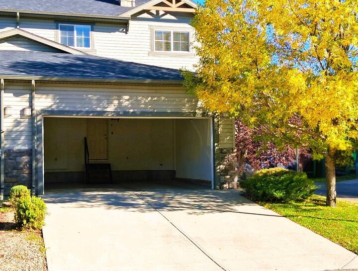 Property Photo:  301 Ranch Ridge Meadow  AB T1P 0A9 