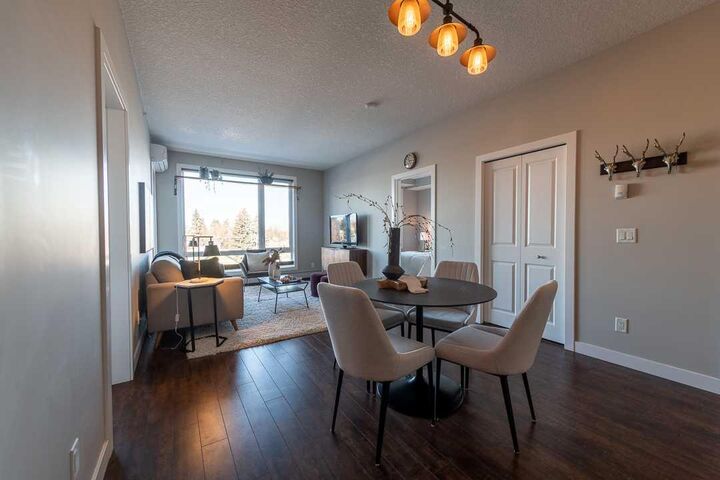 Property Photo: 607 17 Avenue NW 403 AB T2M 0N6