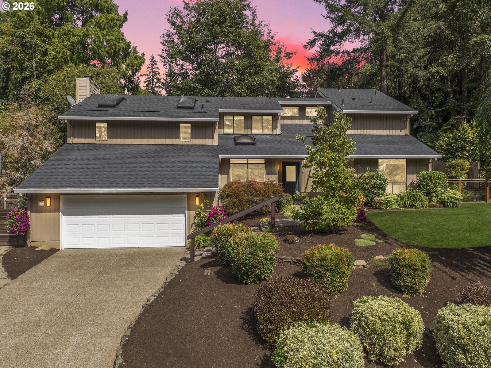 Property Photo:  6 Scarborough Dr  OR 97034 