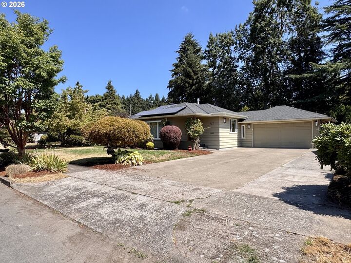 Property Photo: 960 NE 108th Ave OR 97220