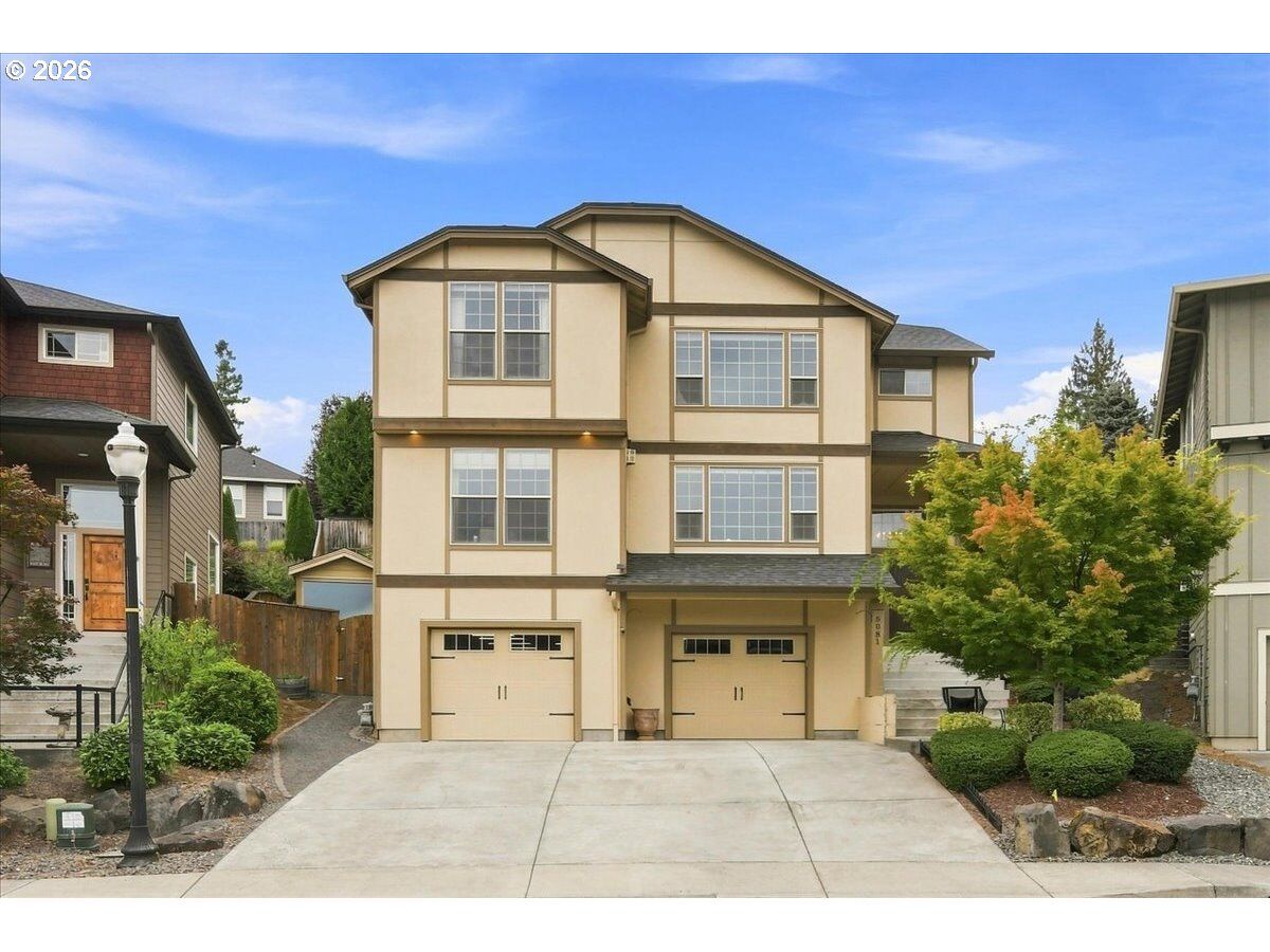Property Photo: 5081 G St WA 98671