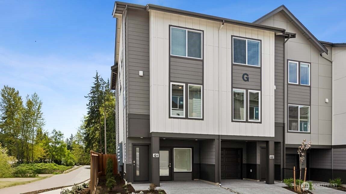 Property Photo: 16830 20th Avenue W A1 WA 98037