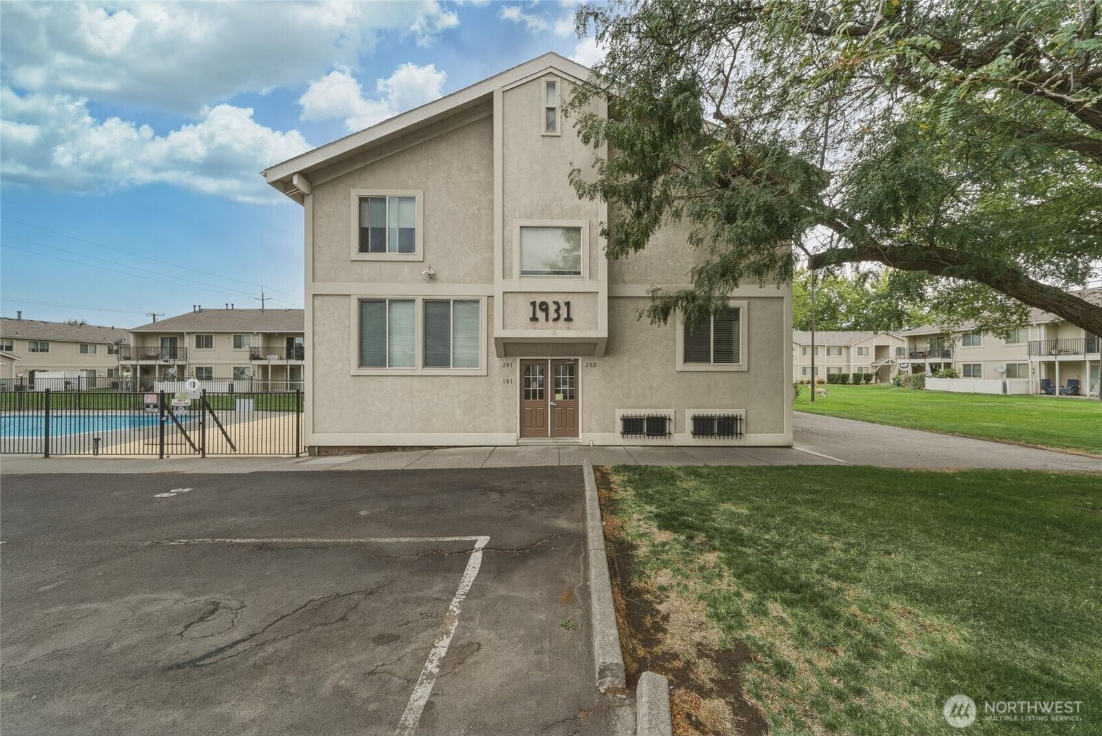 Property Photo: 1931 Melrose Street 101 WA 99362