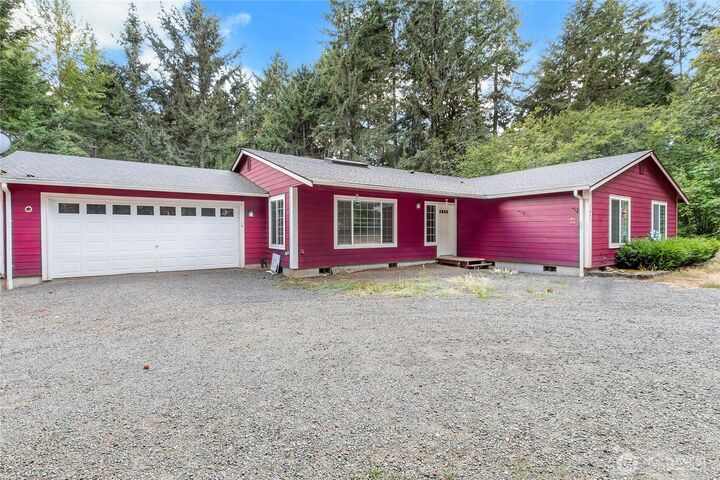Property Photo: 1671 Dickinson Avenue WA 98584