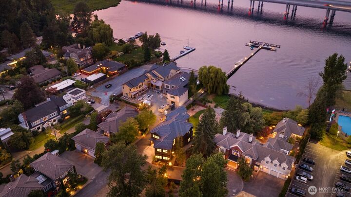 Property Photo:  2544  39th Avenue E  WA 98112 