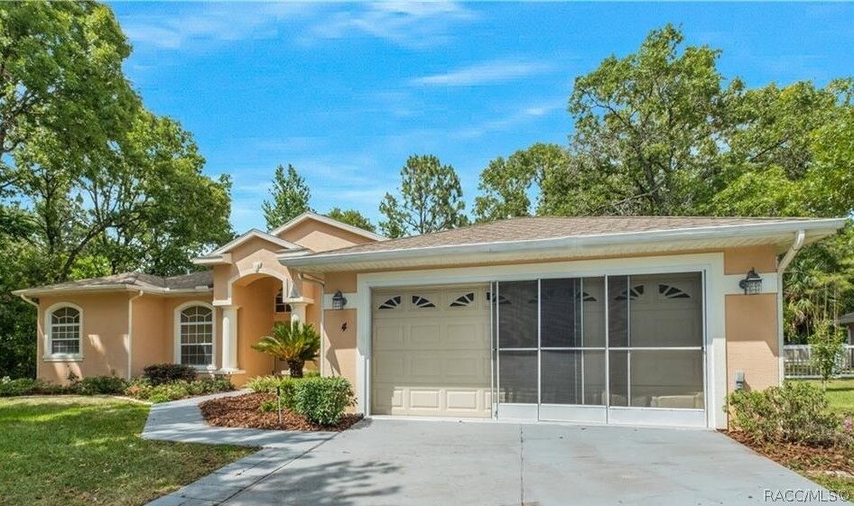 Property Photo: 4 Dahoon Drive FL 34446