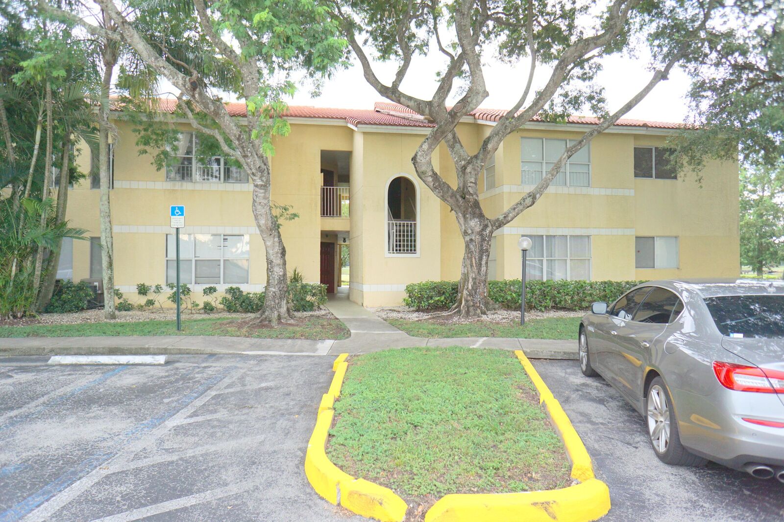 Property Photo:  12620 Vista Isles Drive 1025  FL 33325 