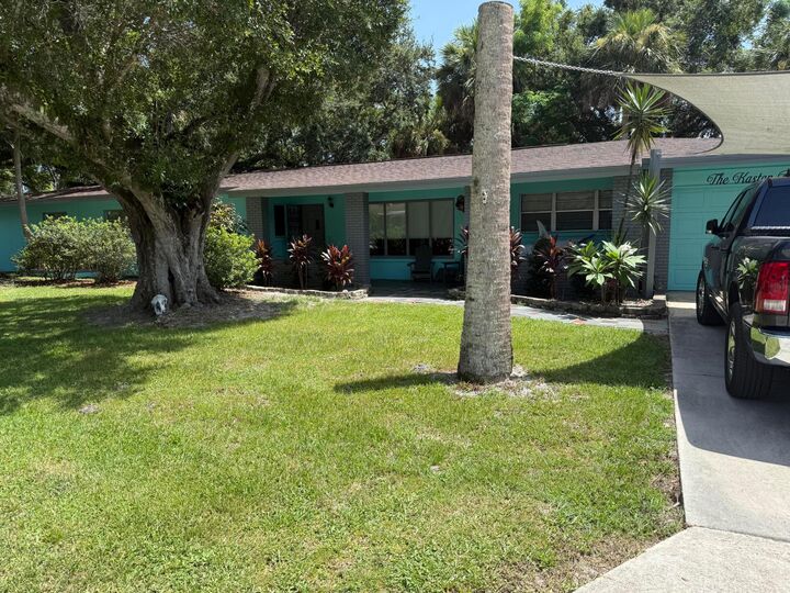 Property Photo: 1111 Trinidad Avenue FL 34982