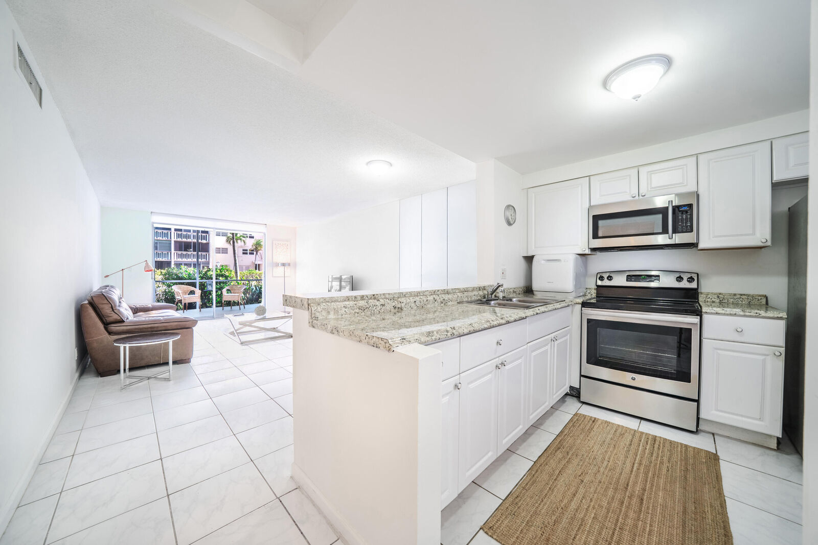 Property Photo:  501 NE 14th Avenue 103  FL 33009 
