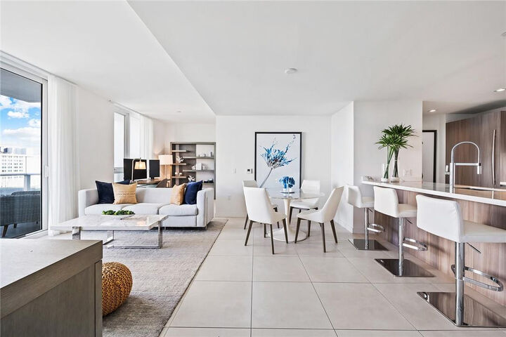 Property Photo: 401 N Birch Road 1016 FL 33304