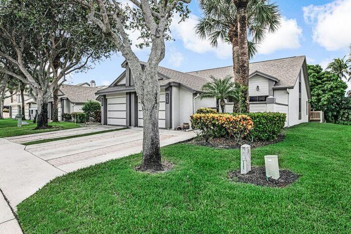 Property Photo: 1911 Landings Boulevard FL 33413