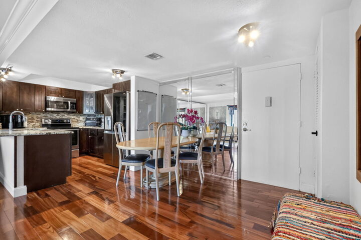 Property Photo: 1501 S Flagler Drive 4B FL 33401
