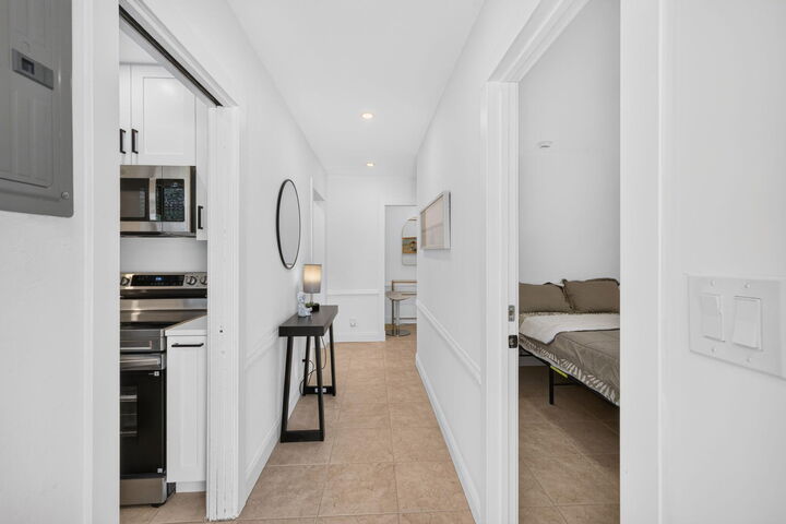 Property Photo:  2101 SE 4th Avenue  FL 33316 