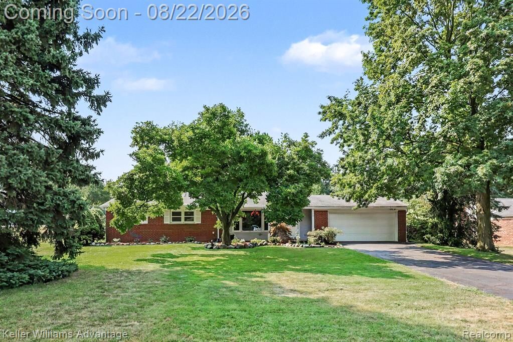 Property Photo: 38625 Morningstar Street MI 48152