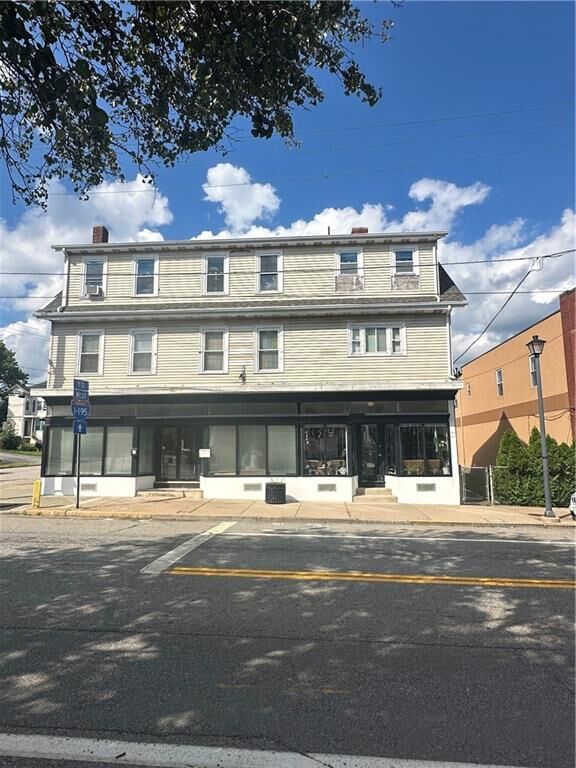 Property Photo:  208 Warren Avenue 2  RI 02914 