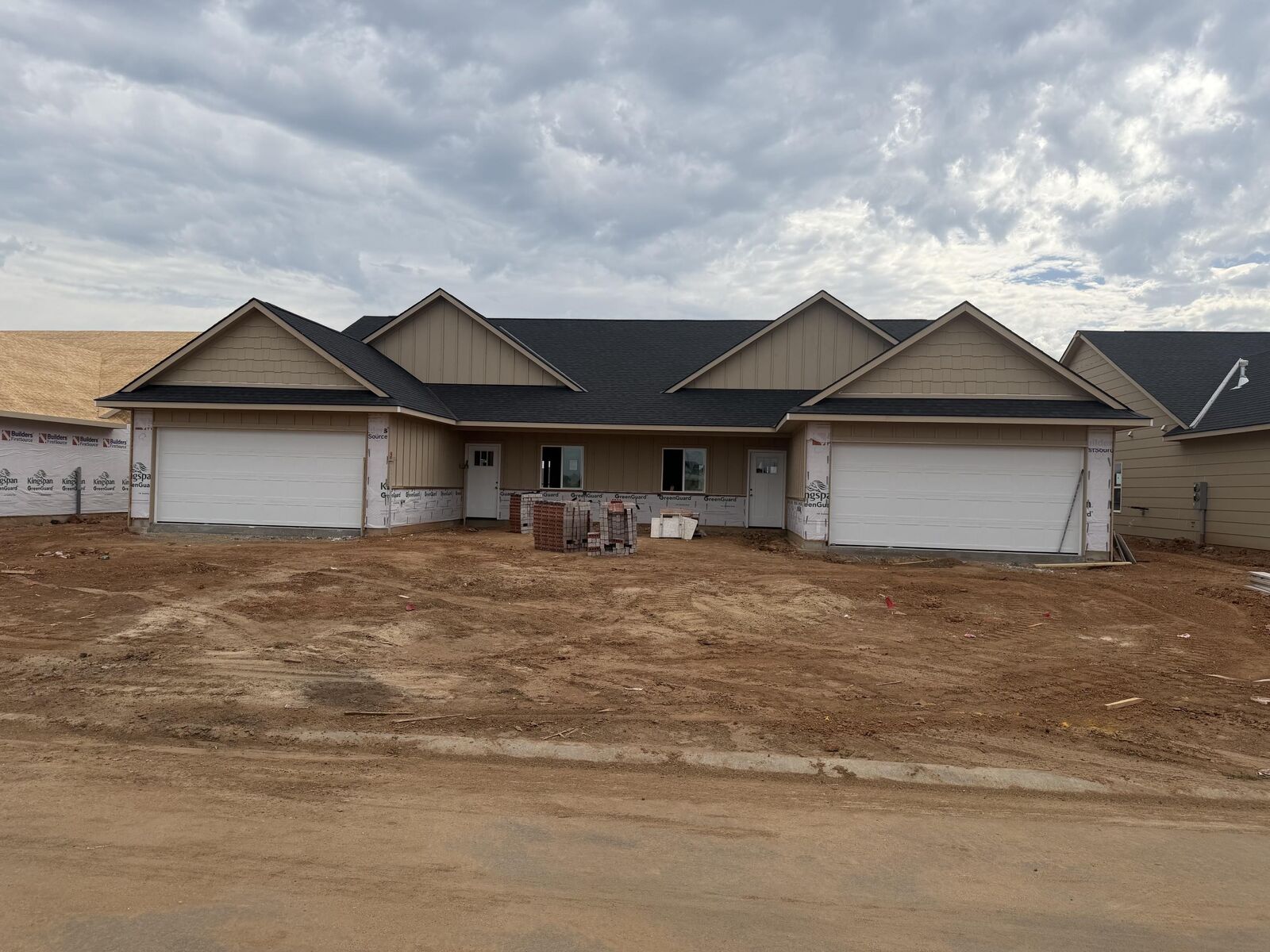 Property Photo: 814 N Wheatland St KS 67235