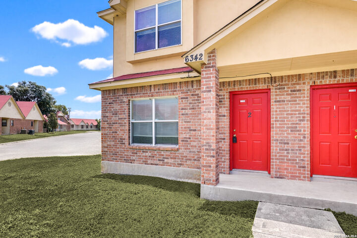 Property Photo:  6342 Queens Castle 2  TX 78218 