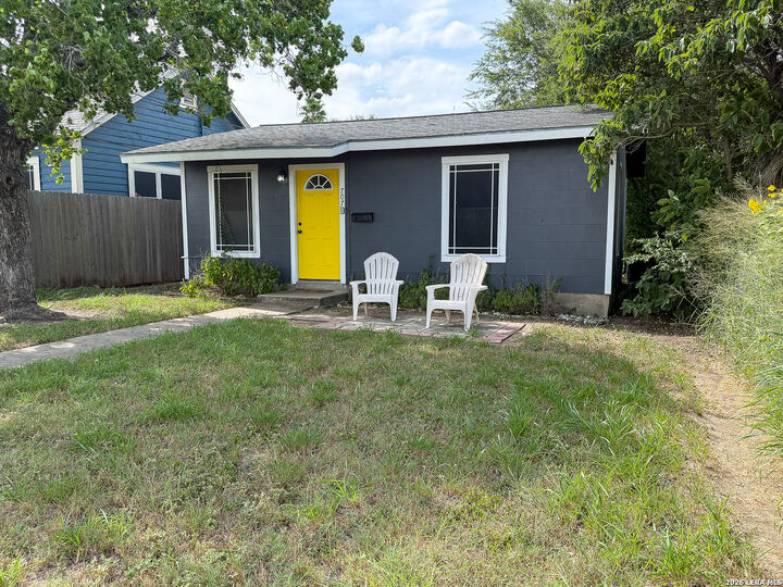 Property Photo:  707 E Jones  TX 78102 