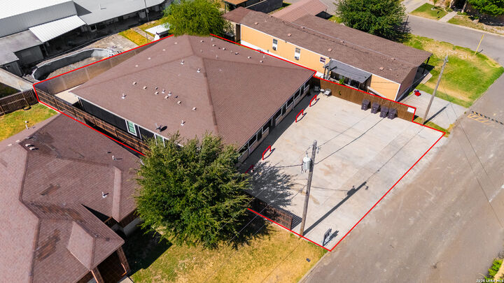 Property Photo:  1016 Ritchie Rd  TX 78852 