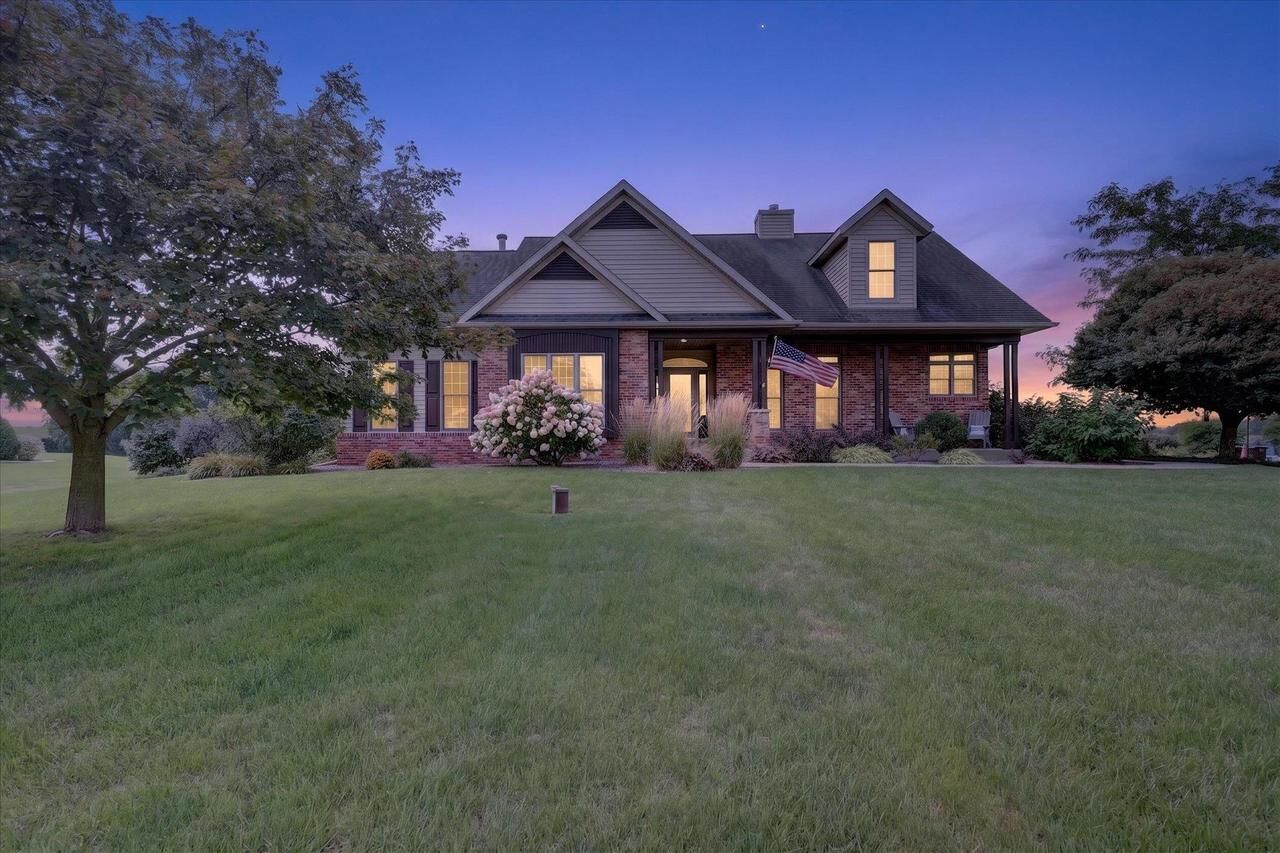 Property Photo: 4730 N Catawba Drive WI 53563
