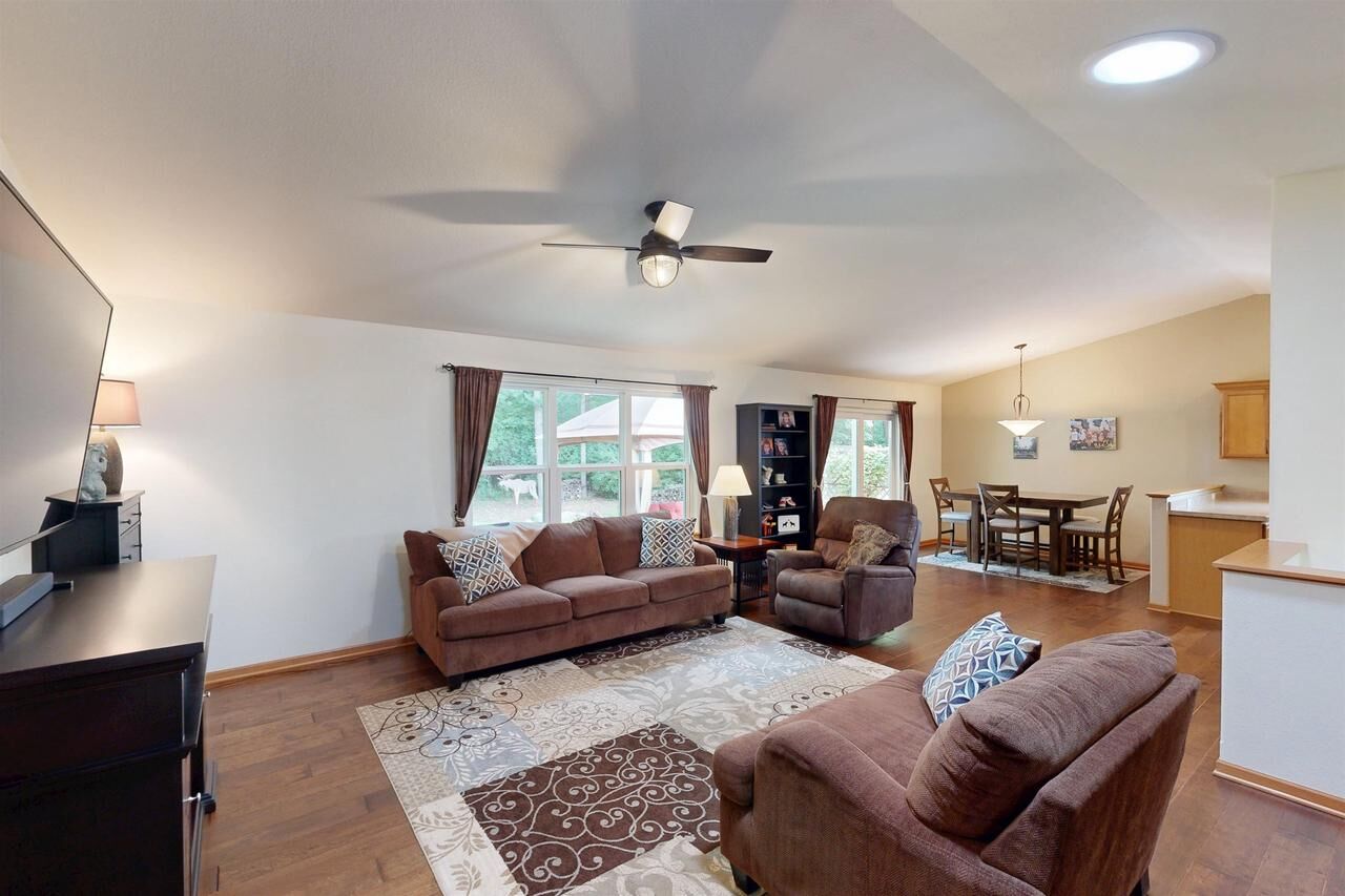 Property Photo:  204 Woodland Preserve  WI 53094 