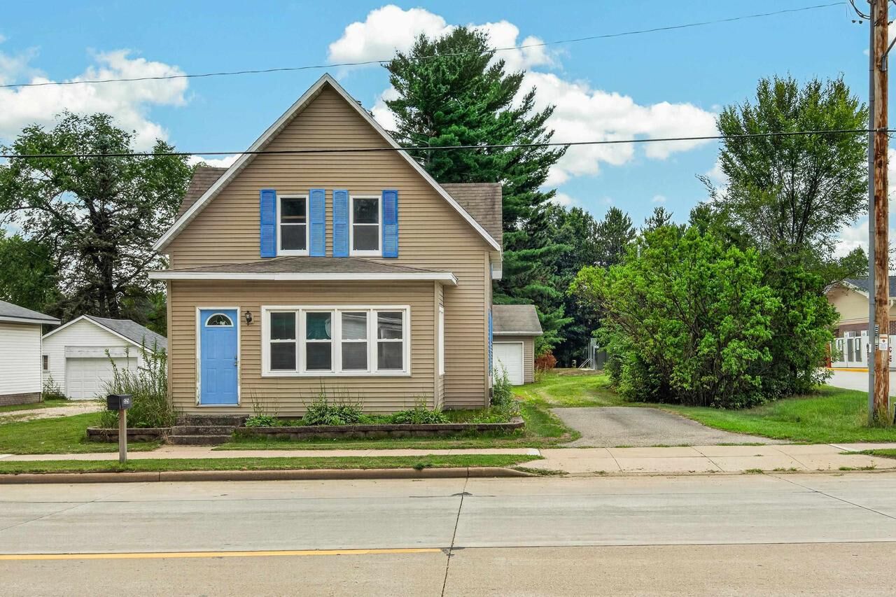 Property Photo:  525 W Bannerman Avenue  WI 54970 