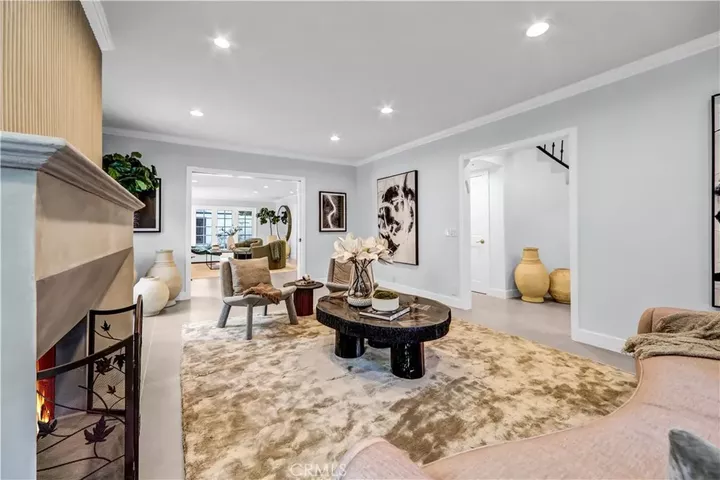 Property Photo:  725 N Doheny  CA 90210 