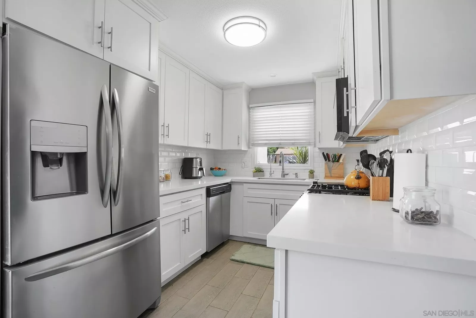 Property Photo: 1138 Purdy St CA 91977