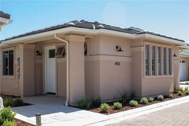Property Photo:  1484 Ronald Way  CA 93445 