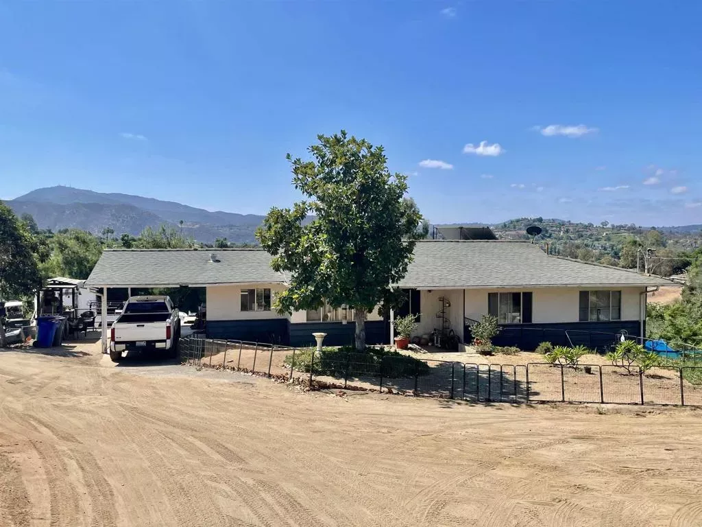 Property Photo: 3158 Mary Ln CA 92025