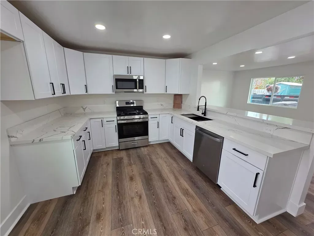 Property Photo: 558 Atlantic City B CA 93433