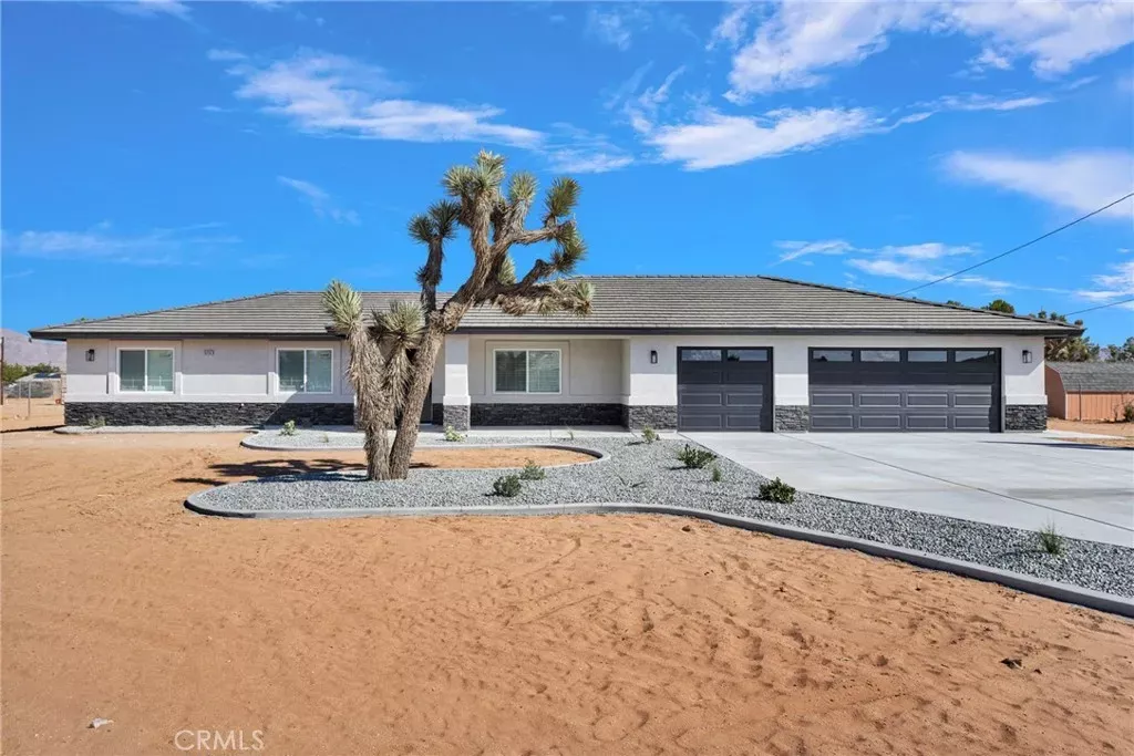 Property Photo: 15130 Dakota Road CA 92307
