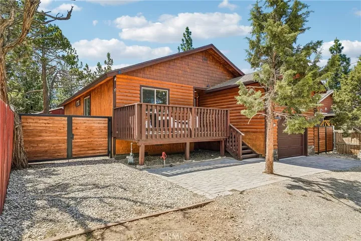 Property Photo: 933 Spruce CA 92314