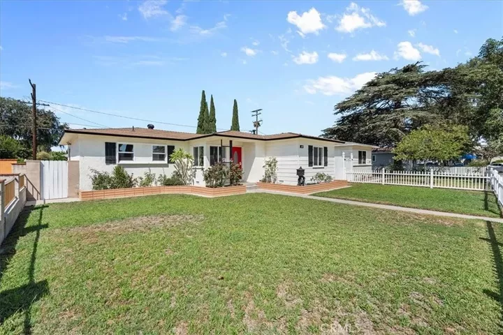 Property Photo:  611 S Pine  CA 92805 