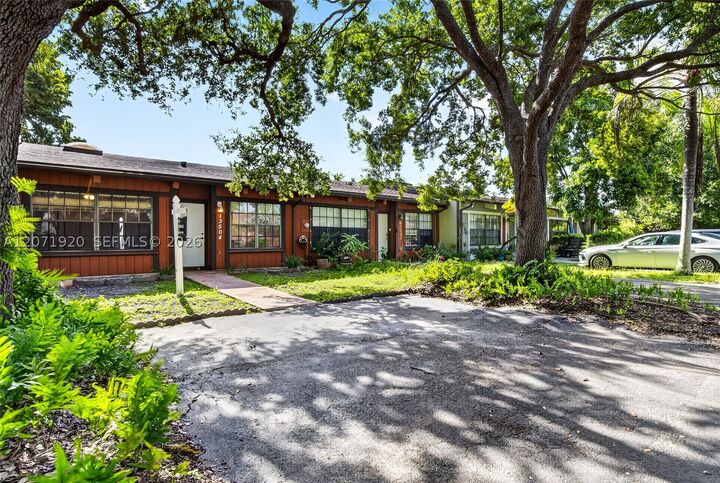 Property Photo: 13504 SW 102nd Ln FL 33186