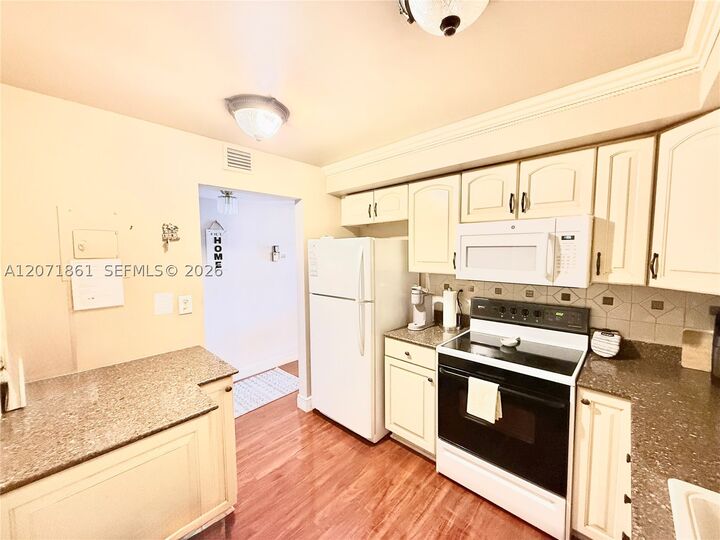 Property Photo: 600 Three Islands Blvd 1107 FL 33009