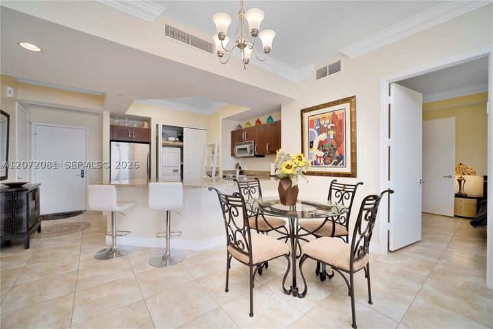 Property Photo:  19900 E Country Club Dr Ts18  FL 33180 