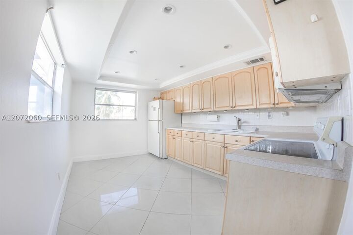 Property Photo: 344 SW 1st St 6 FL 33060