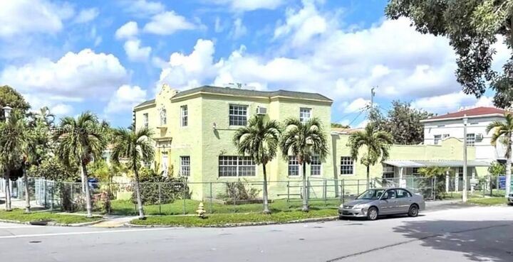 Property Photo:  1801 SW 10th St  FL 33135 