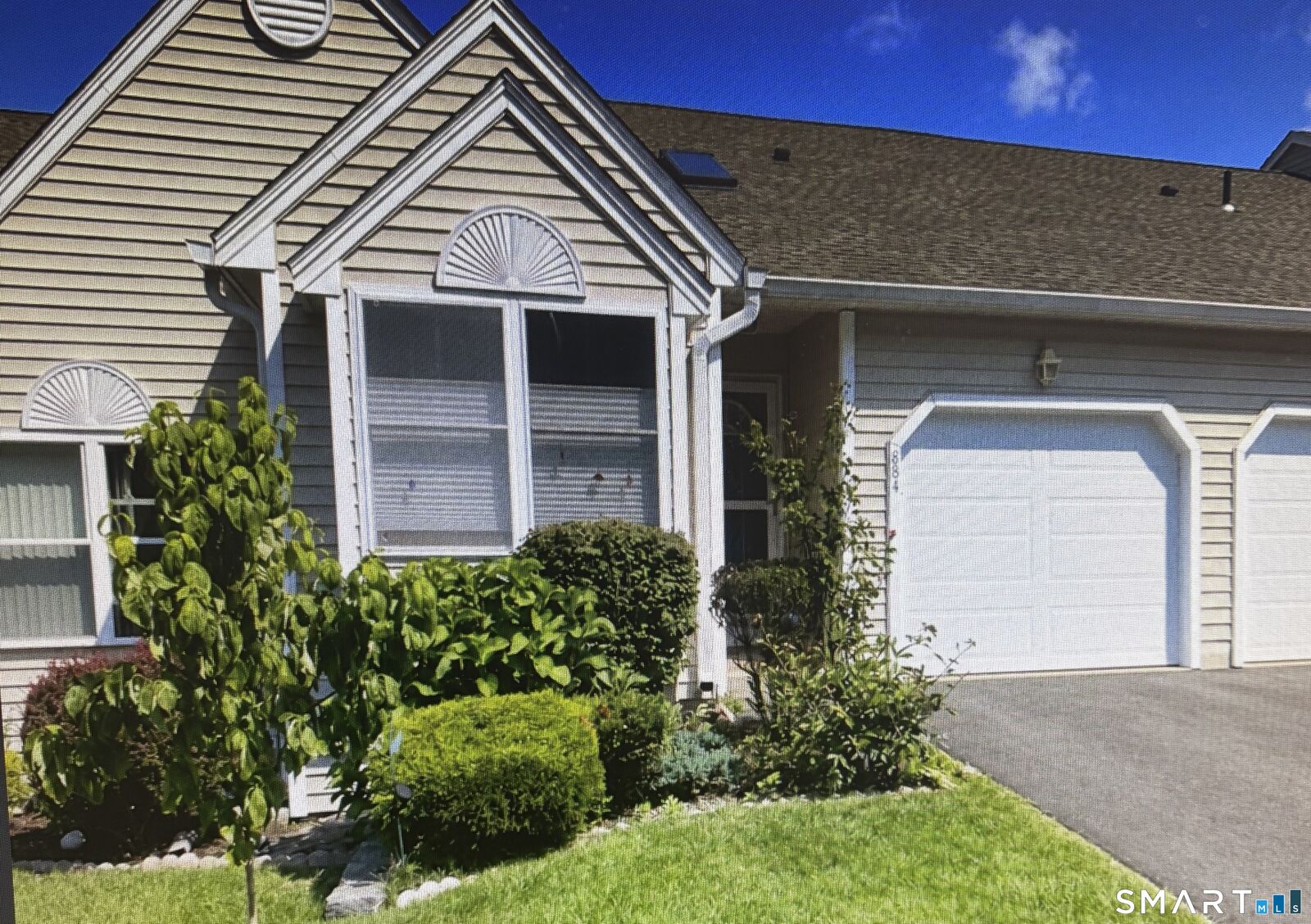 Property Photo:  884 Glacier Way 884  CT 06489 