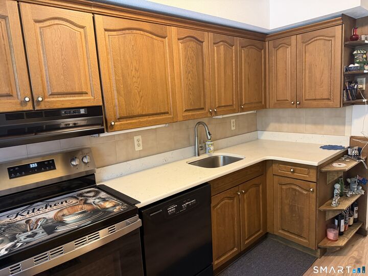 Property Photo:  32 Courtland Drive 32  CT 06340 