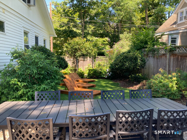 Property Photo:  209 Compo Road South  CT 06880 