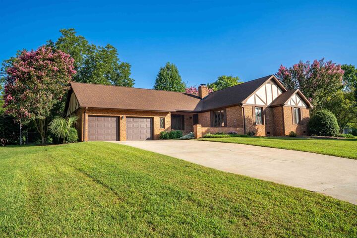 Property Photo:  32 Nichols Drive  SC 29349 