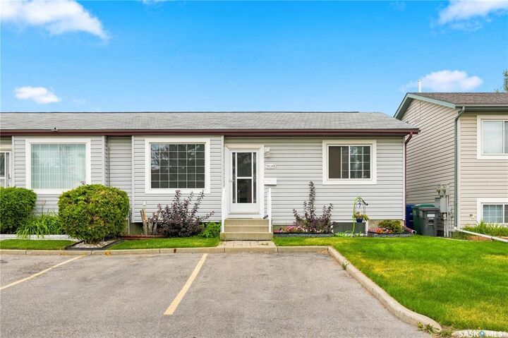 Property Photo: 143 Gropper Crescent 18 SK S7M 5W2