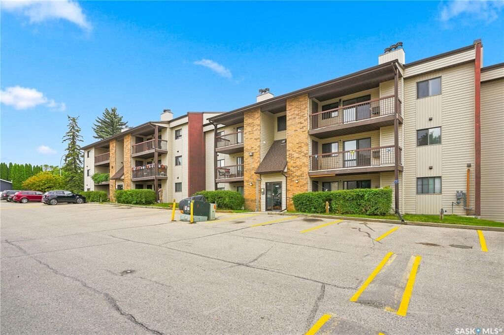Property Photo:  345 Kingsmere Boulevard 302  SK S7J 4J6 