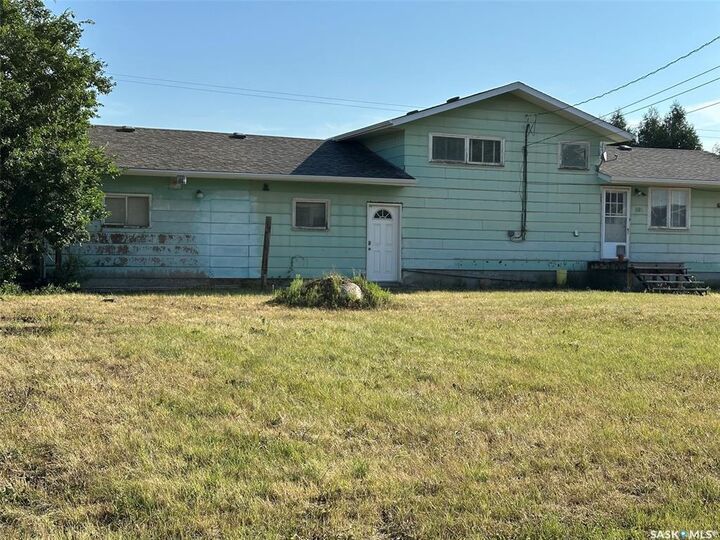 Property Photo: 602 4th Street SK S4A 0V5