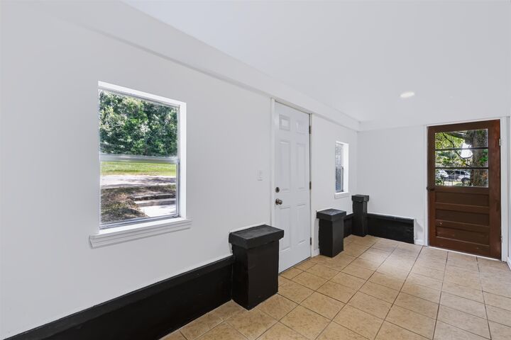 Property Photo: 105 Johnson Street FL 32351