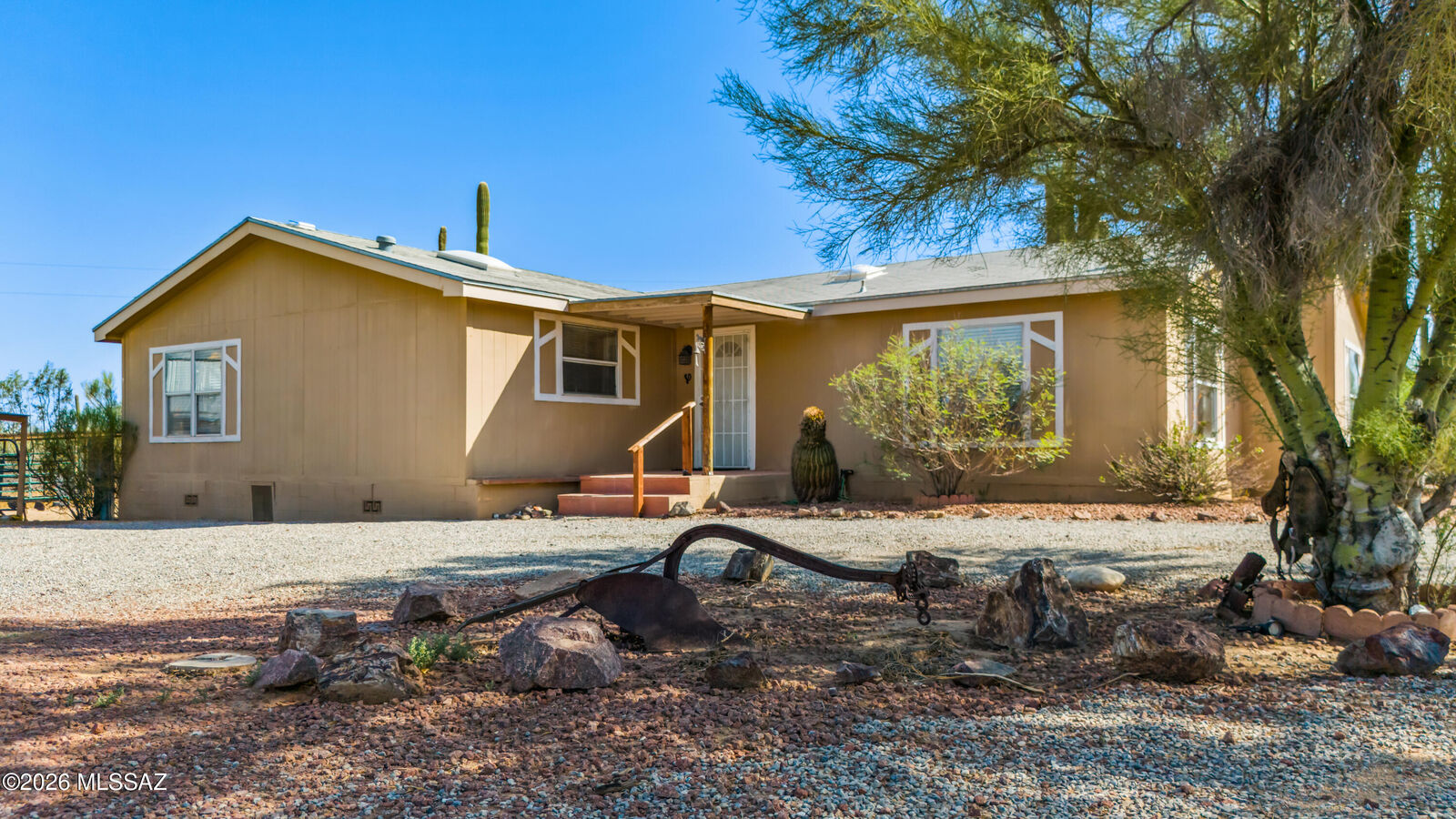 Property Photo: 11938 W Grey Stone Loop AZ 85743