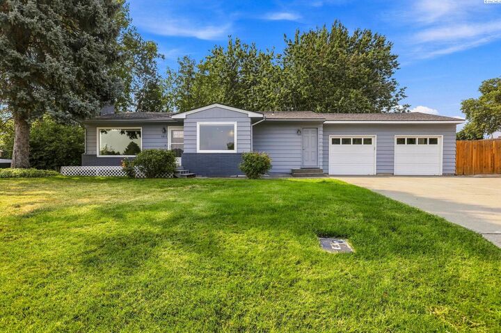 Property Photo:  1613 W 9th Ave  WA 99336-5228 