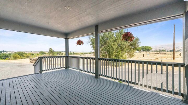 Property Photo: 173403 W Byron Rd. WA 99350